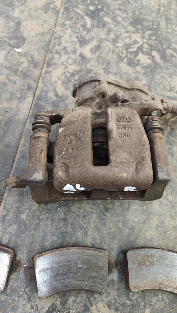 Zadne brzdy Audi A4 B8 300mm - 4