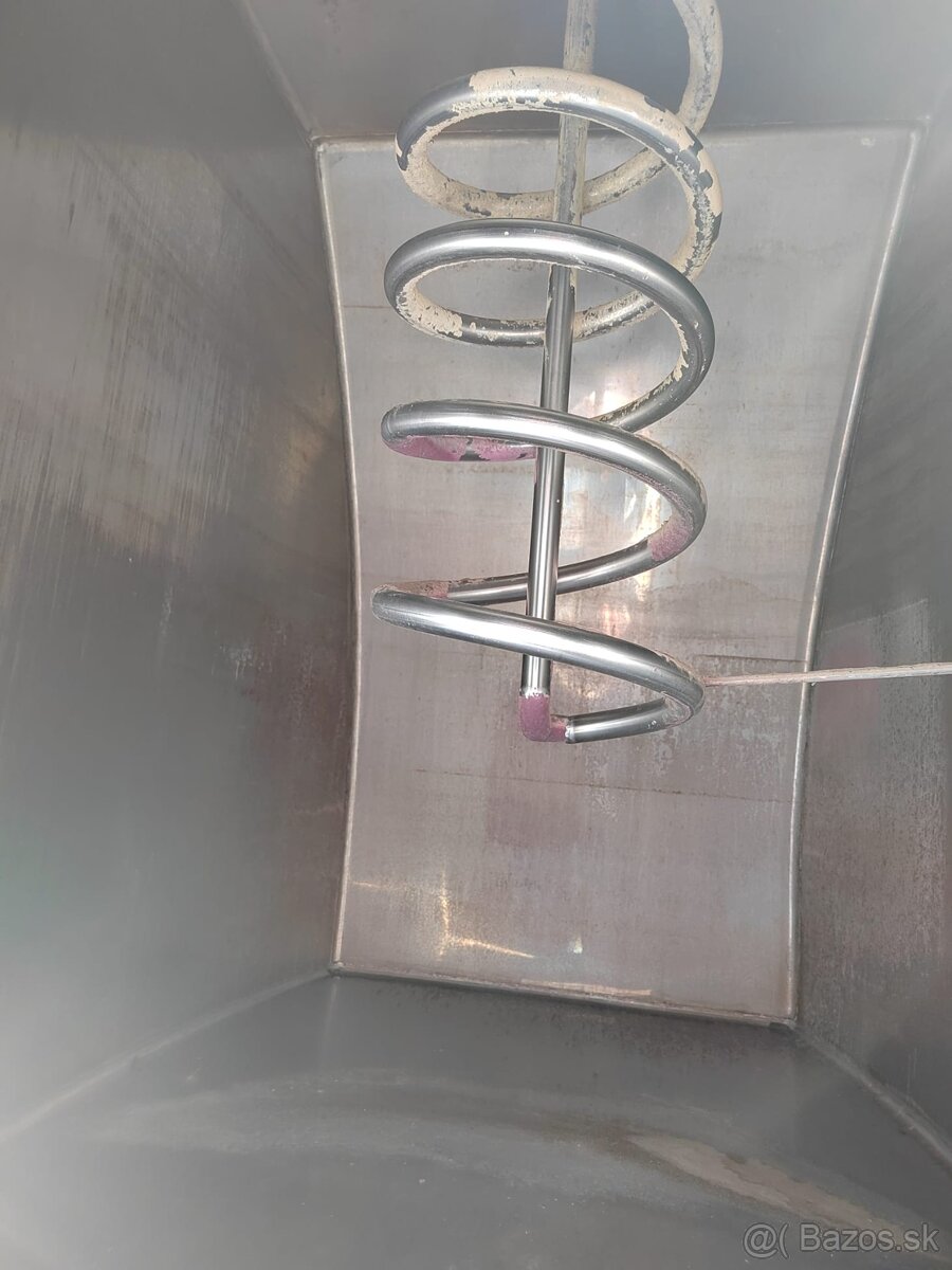 NEREZOVÁ NÁDRŽ 2200L DO KLENBY – 4KS S CHLAZENÍM - 4