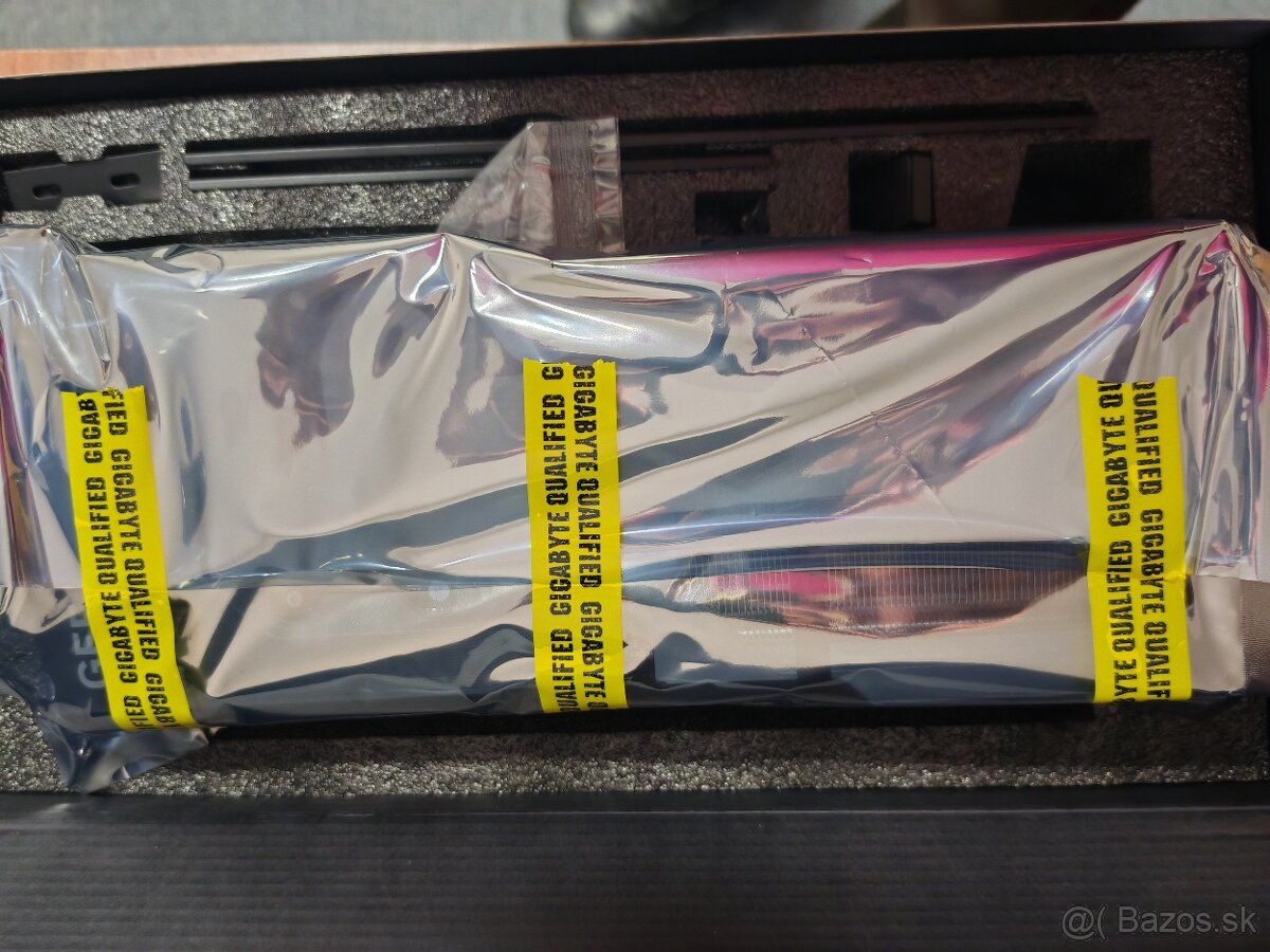 NOVÁ RTX 5070 GIGABYTE GAMING OC 12G - 4