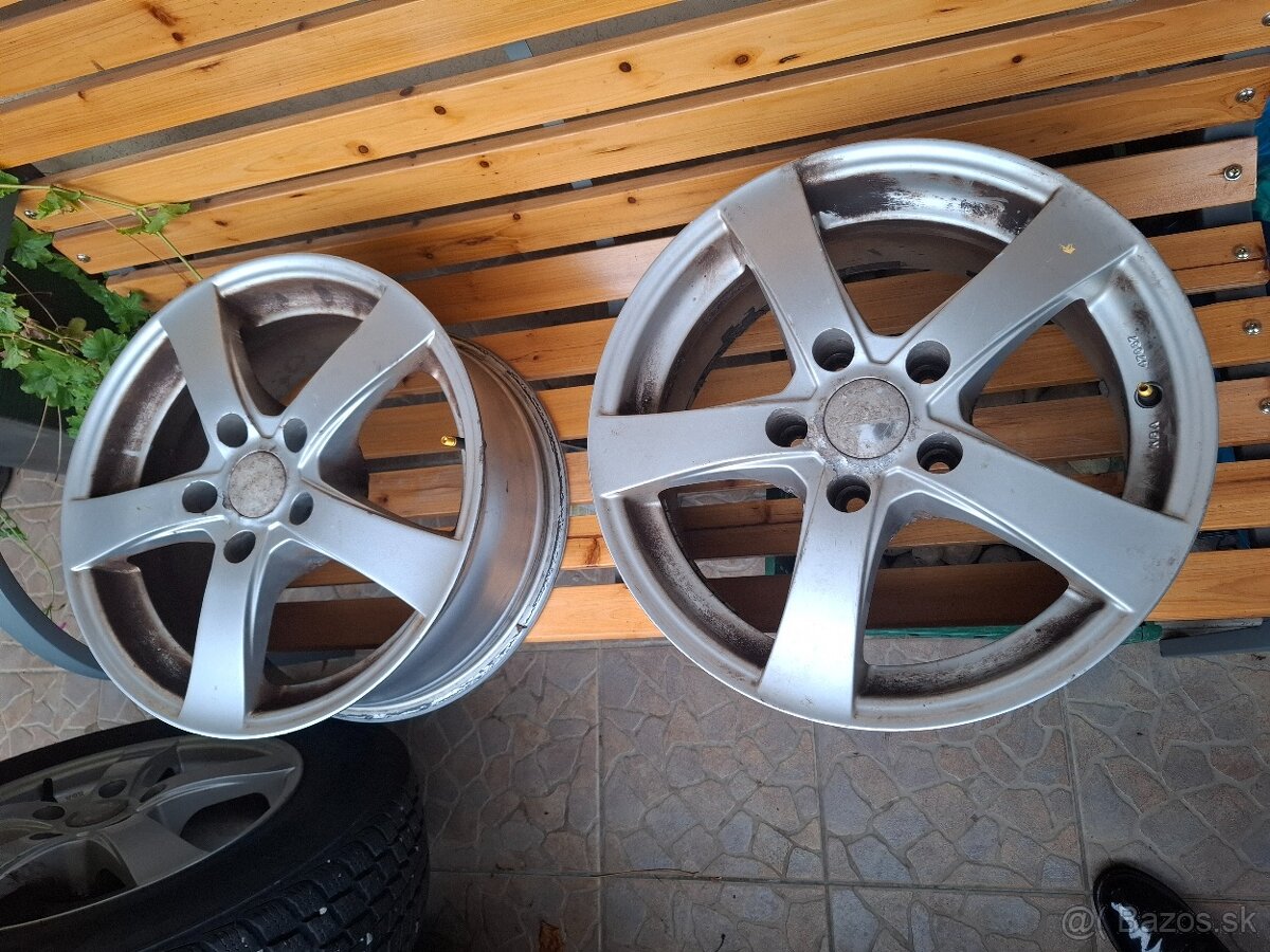 Zimné pneu 215/70R16 - 2 kusy + 4 disky - 4