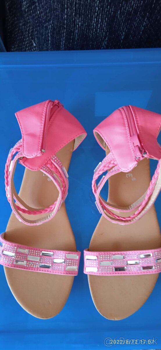 Nové kamienkove sandalky - 4