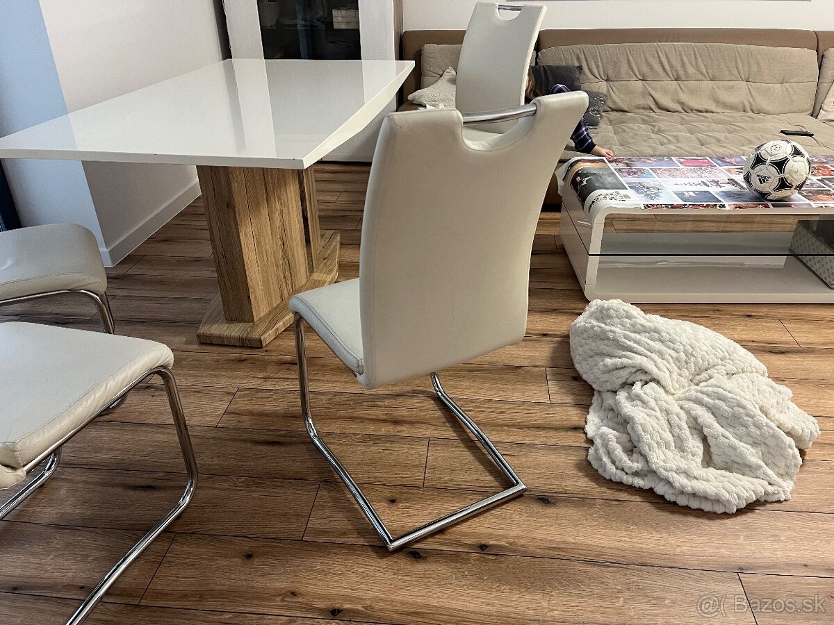 Predame jedalensky stol so 6 stolickamy - 4