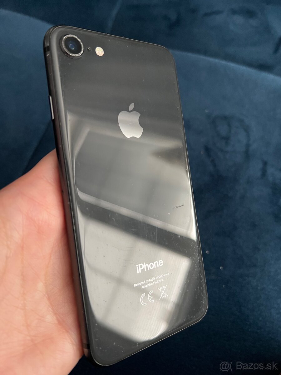 iPhone 8 – 64 GB - 4