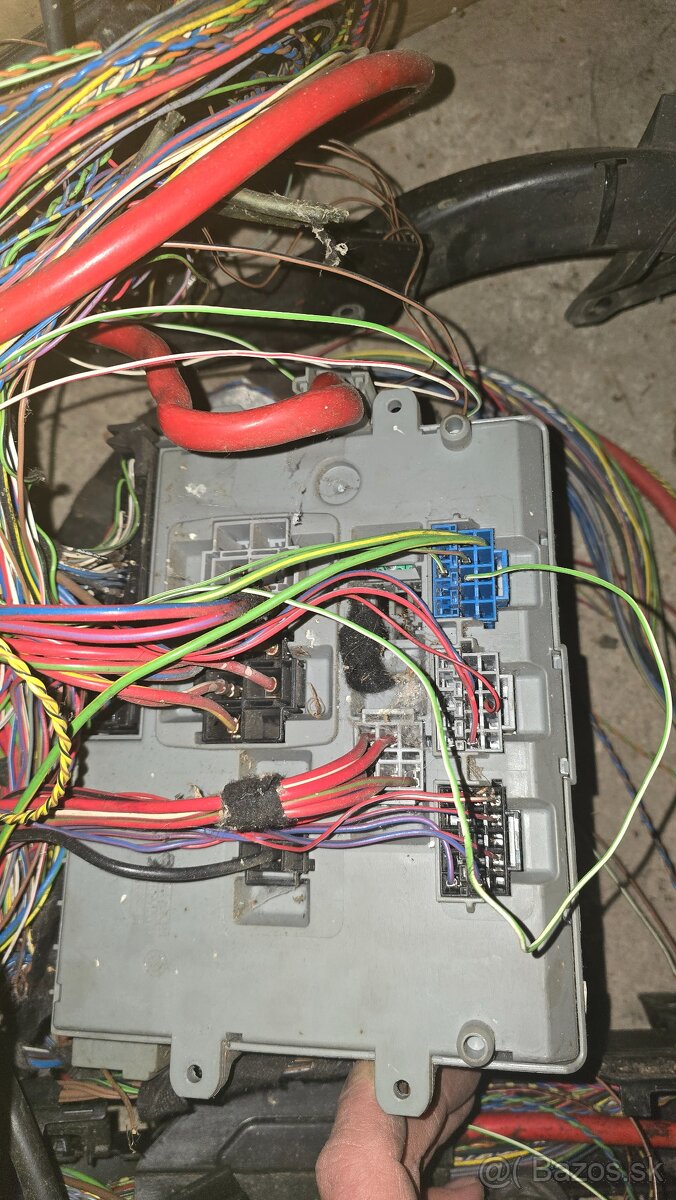 Bmw e90 poistkove skrinky - 4