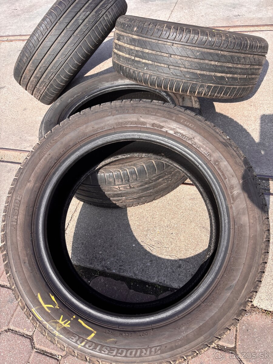 Pneu 215/55/17 - 4