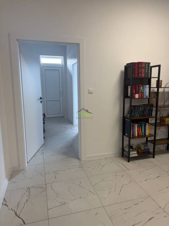 Úplne Nová kancelária v Sobranciach - na prenájom 60m2 - 4