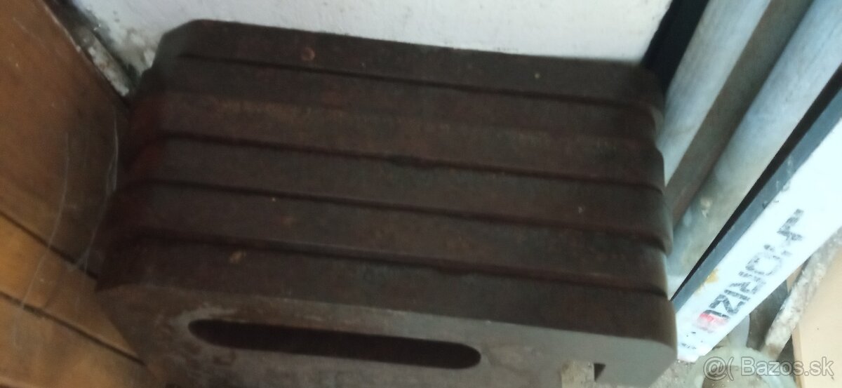 Predám závažie Zetor - 4