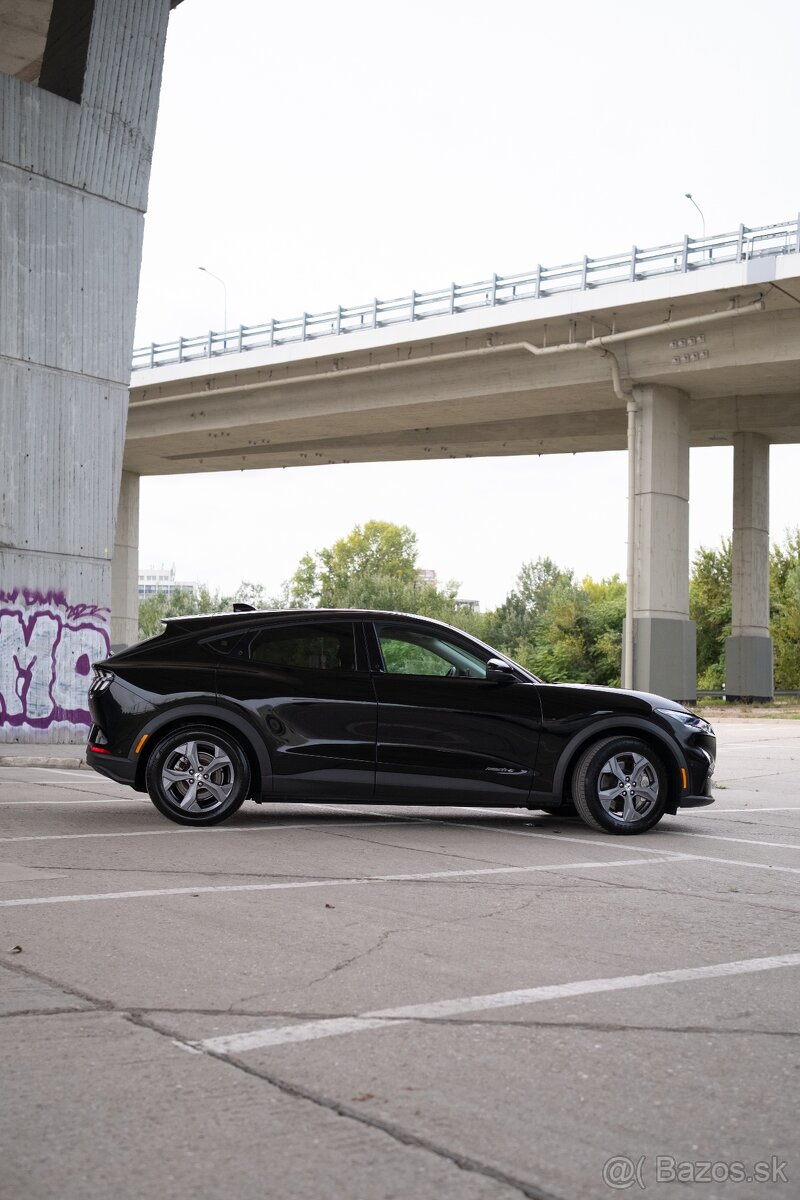Ford Mustang Mach-E STD RWD 75kWh - odpocet DPH - 94% SoC - 4