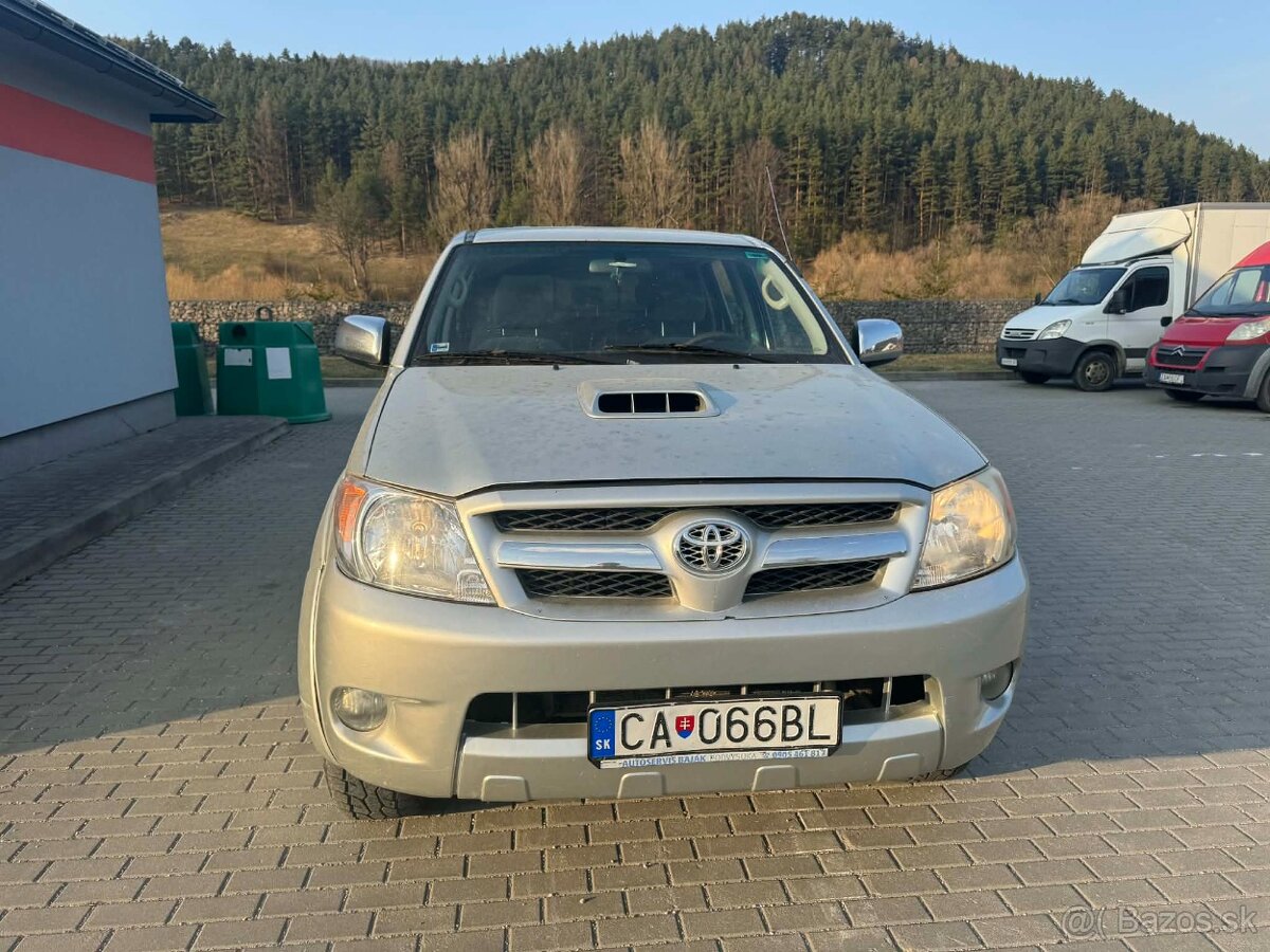 Predám Toyota Hilux 2.5, D-4D - 4