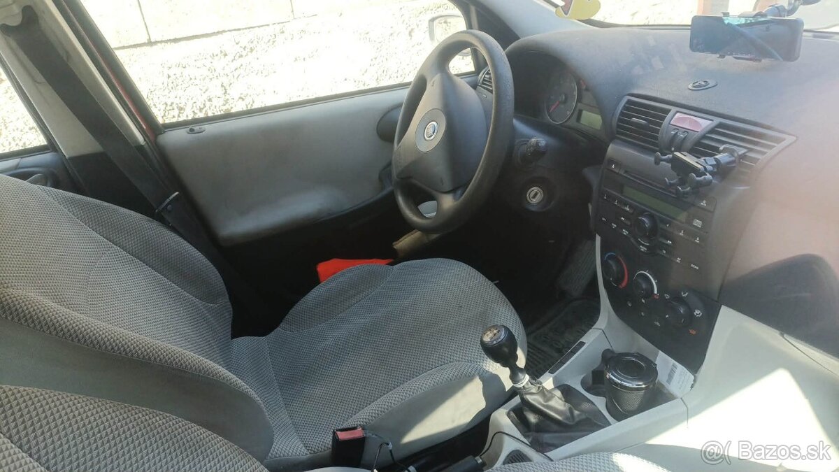 Fiat stilo benzín 1.6 74 kw r.v2007 - 4