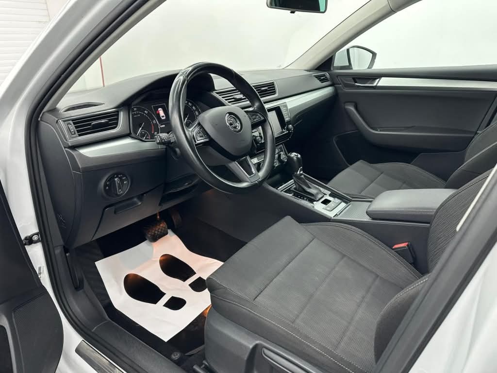 Superb Combi 2,0 TDI Style 110kW - 4