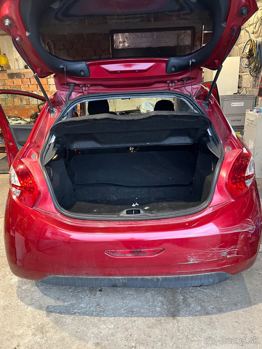 Peugeot 208 1.2 puretech - 4