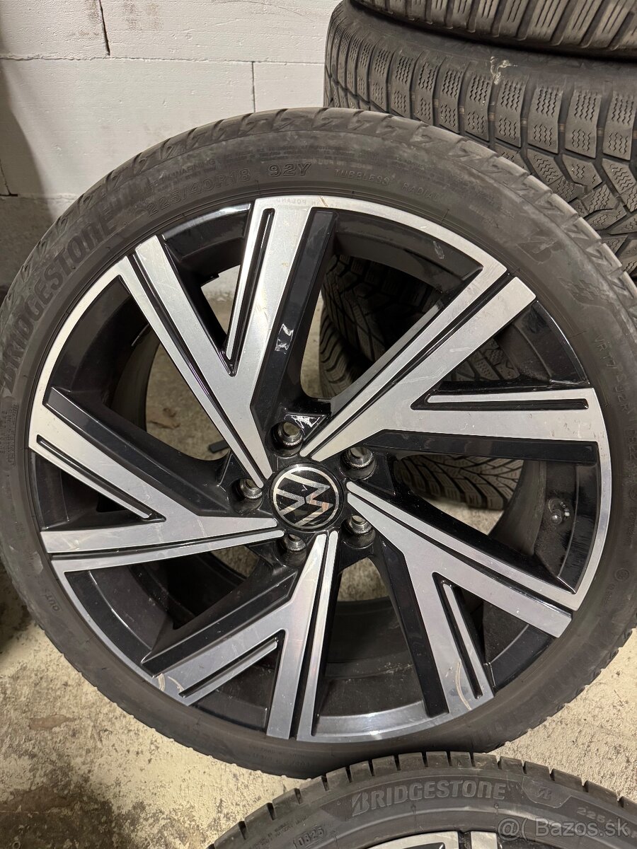 225/40r18 golf - 4