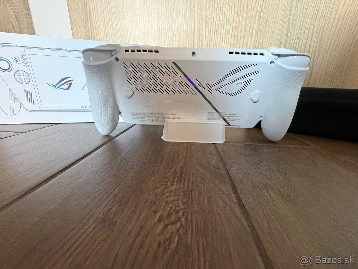 ASUS ROG Xbox Ally (2025) - 4