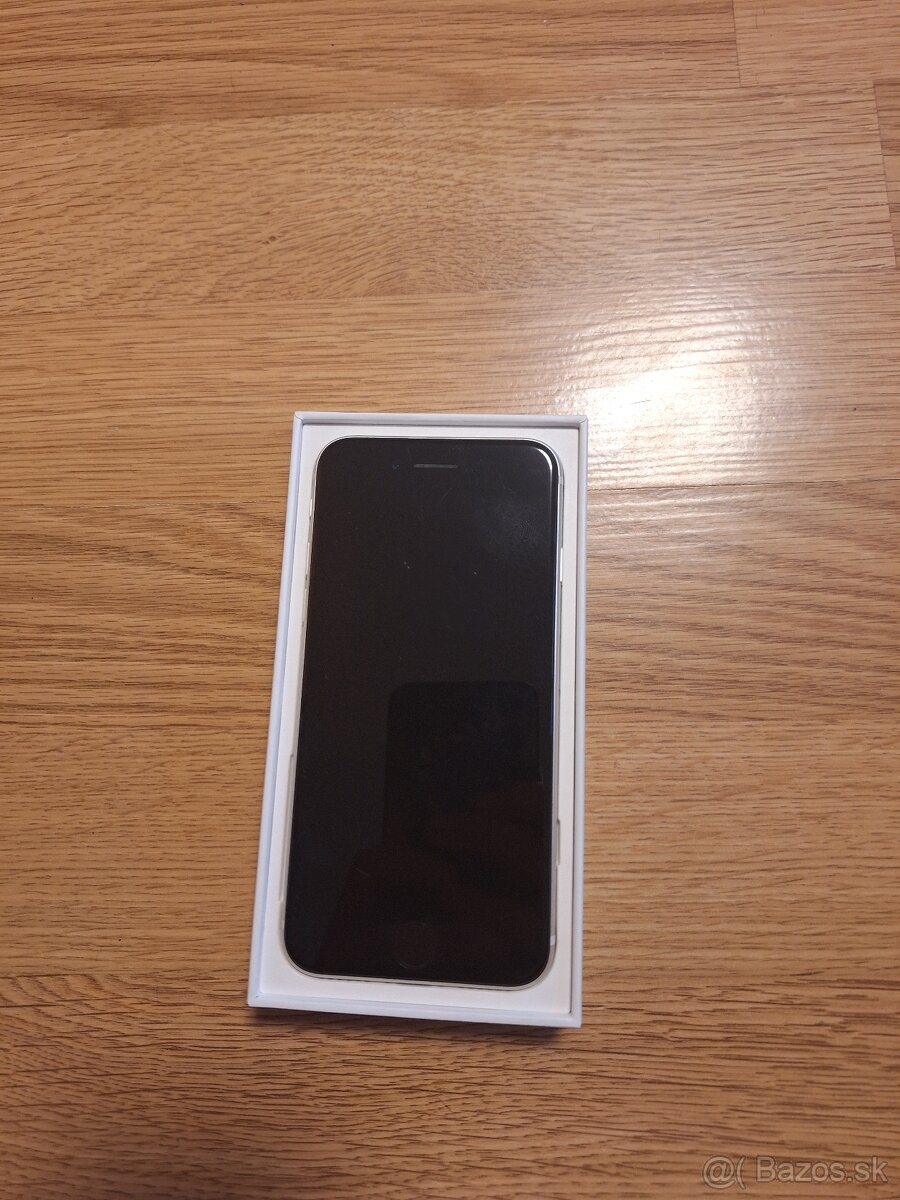 Iphone SE 2022 vo výbornom stave. - 4
