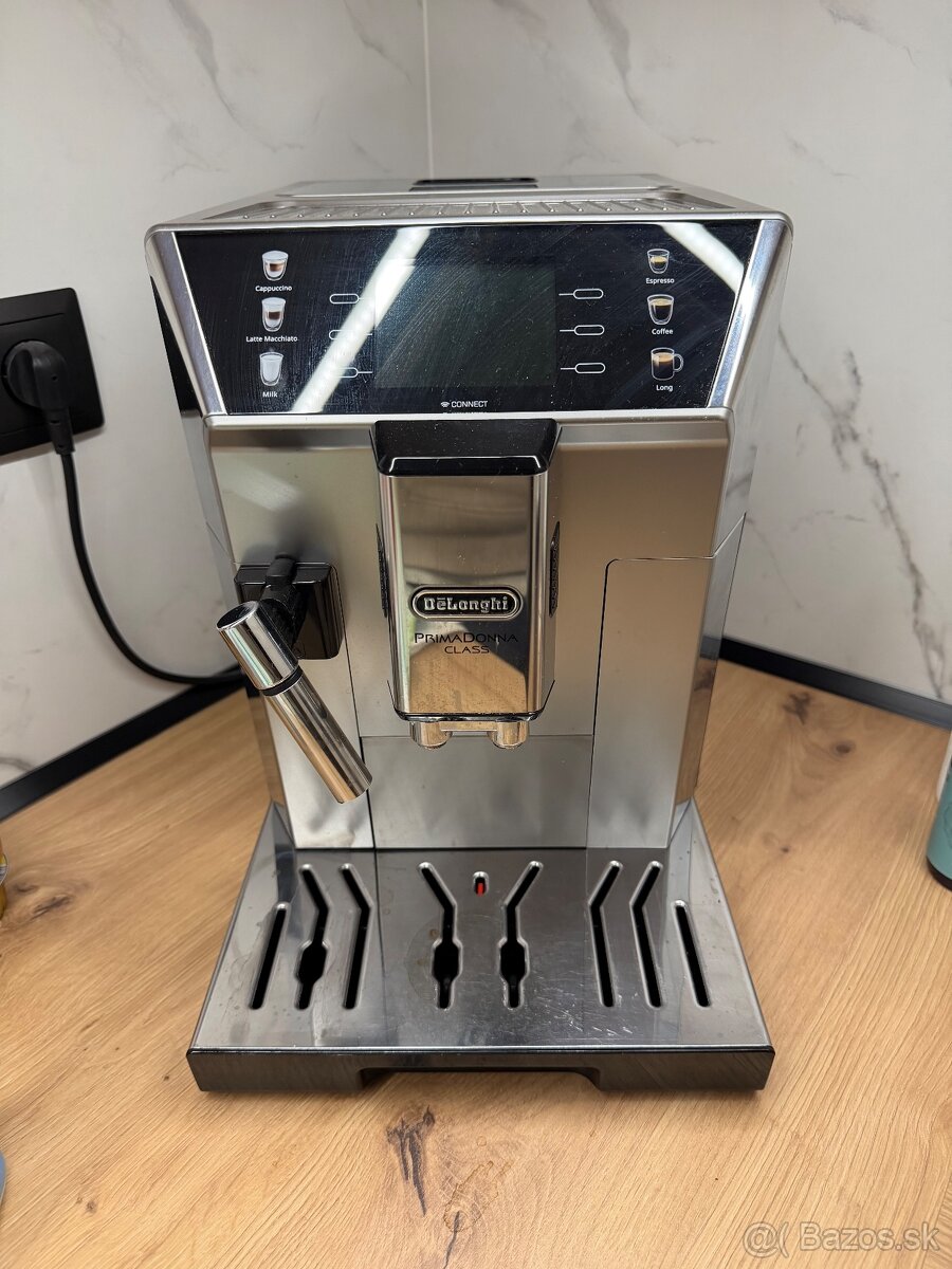 Delonghi PrimaDonna Class ECAM 550.75.MS - 4