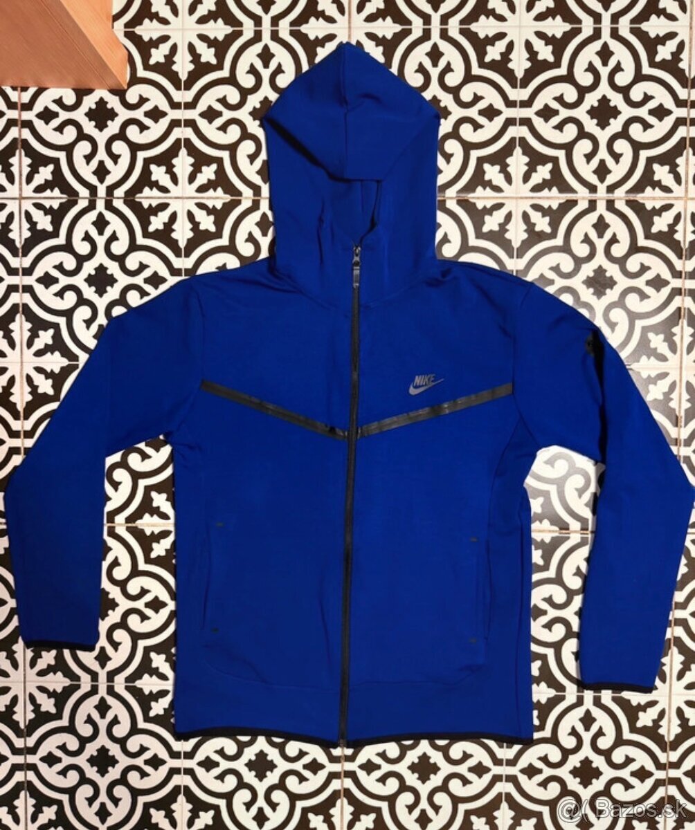 Nike Tech Fleece - 4