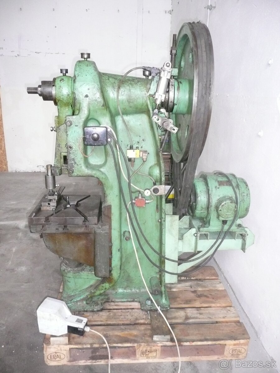 predám výstredníkový lis - 4