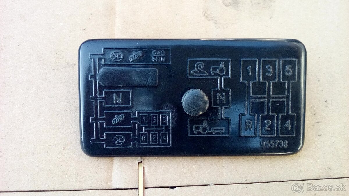 Zetor 2011 3011 4011 krytka - 4