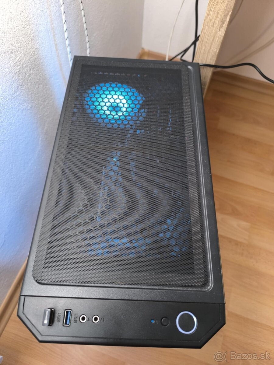 Predám stolný počítač - 4