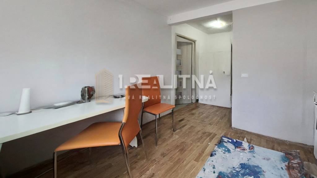 1-IZBOVÝ BYT PO KOMPLETNEJ REKONŠTRUKCII, 31 M2 ZVOLEN - SEK - 4