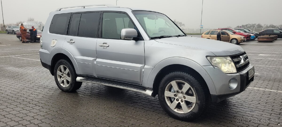 Predám Mitsubishi Pajero MK4 LWB 3.2Did - 4