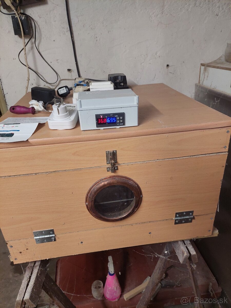 Predám 2 liahne doma robene - 4