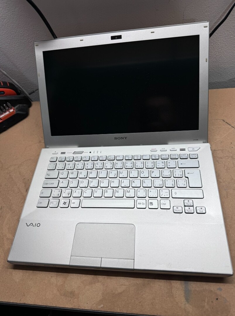 Predám pokazený notebook na náhradné diely zn.Sony Vaio. - 4