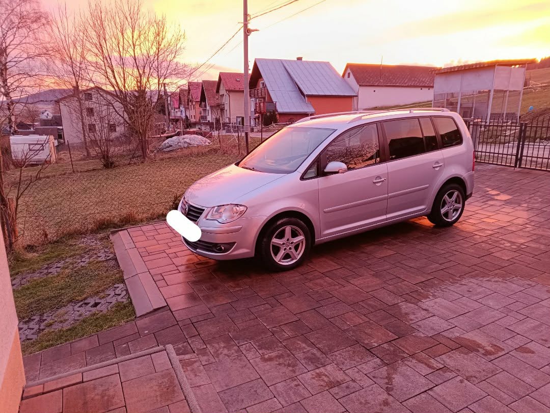 Volkswagen Touran 2.0 - 4