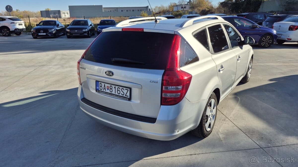 KIA Ceed - 4