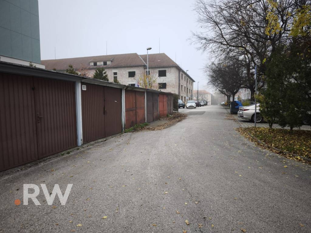 Garáž - centrum mesta - 18 m2 - 4