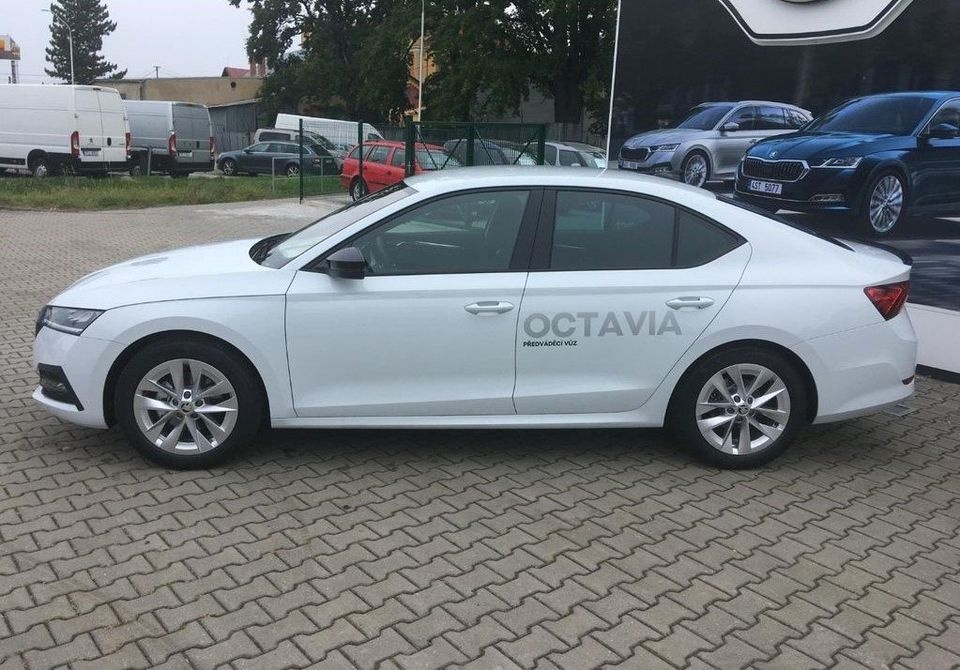 Alu ŠKODA OCTAVIA 4 R 17 originál + zimné pneu. - 4