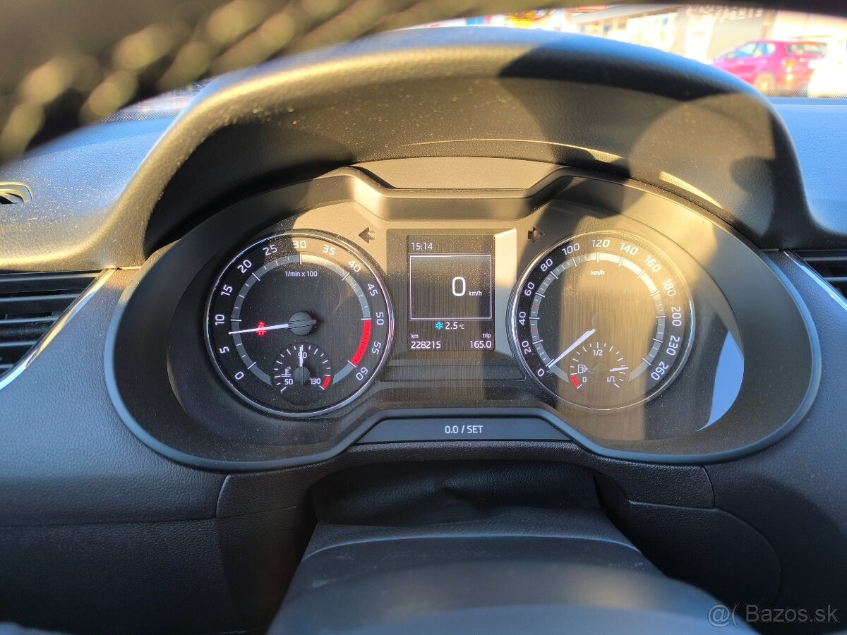 Škoda Octavia Scout 4x4,2014, 110 kw, 2.0 Tdimanuál - 4