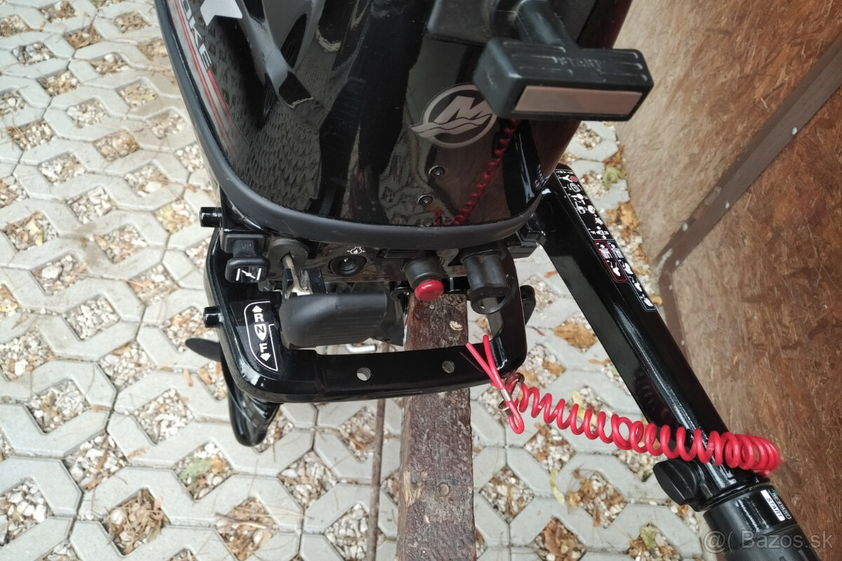 Lodný motor Mercury 5HP riadenie kormidlom - 4