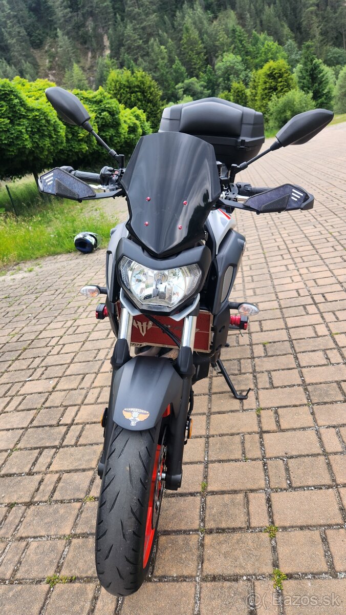 Yamaha MT07 - 4