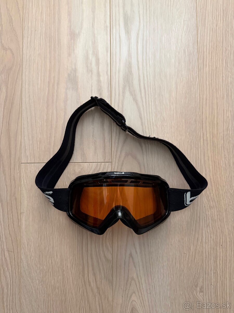 Lyžiarska prilba a okuliare - 4