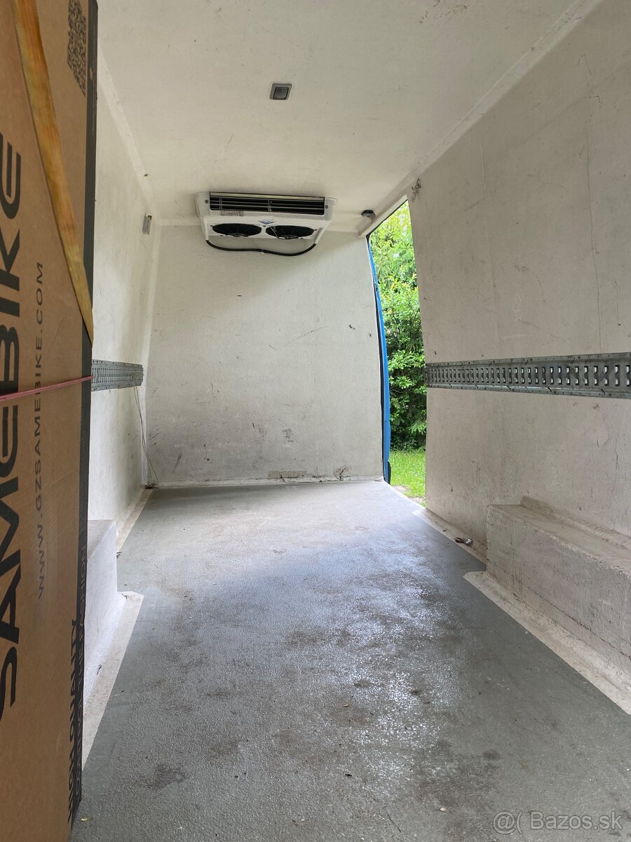 Vw Crafter 2,5TDI chladnička - 4