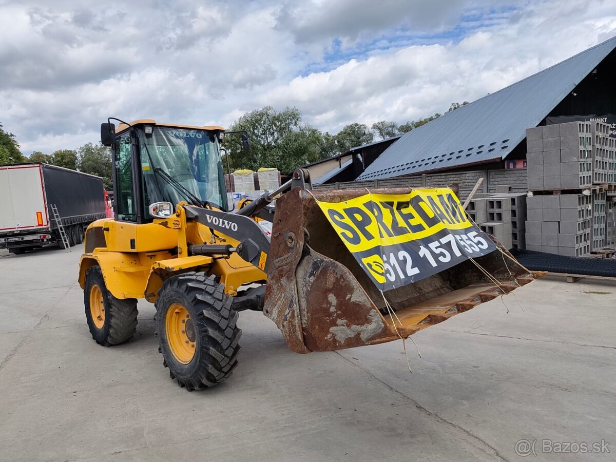 Nakladač Volvo L35G - 4