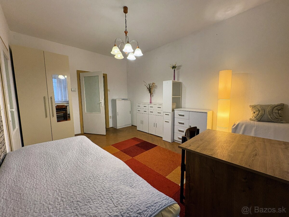 VÝNIMOČNÁ POLOHA - CHARIZMATICKÝ BYT NA PREDAJ - 4
