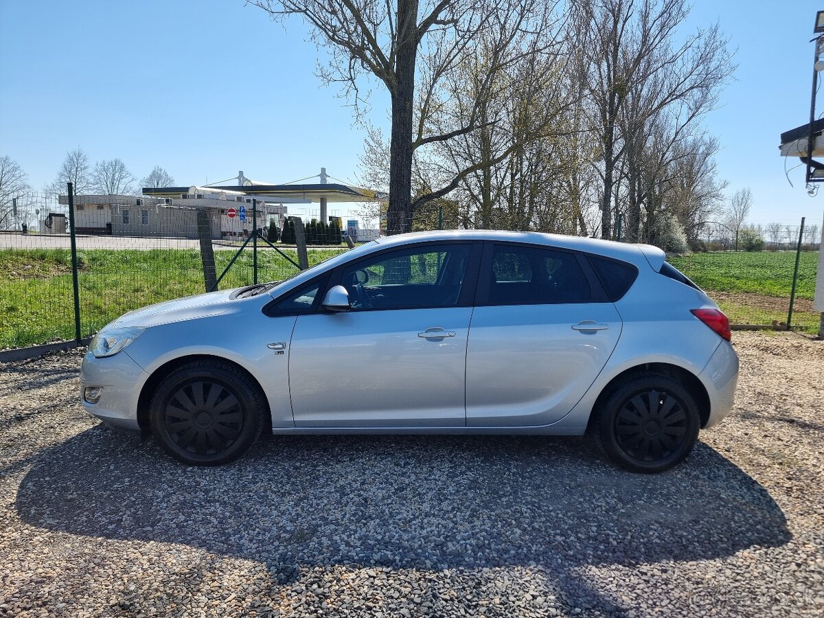 Opel Astra 1.4 - 4