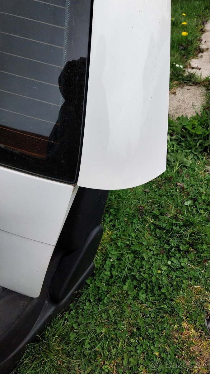 VW Golf 4 kufrove dvere piate - 4