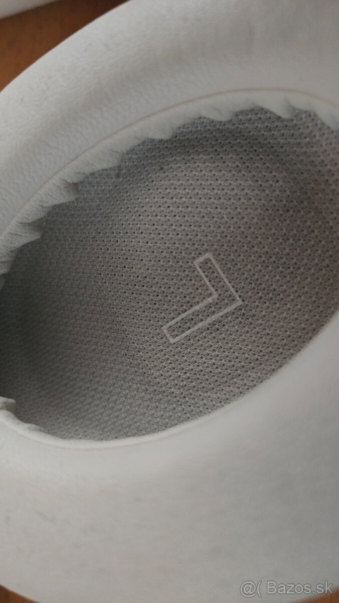 Bose QuietComfort Ultra 2nd Gen - 4