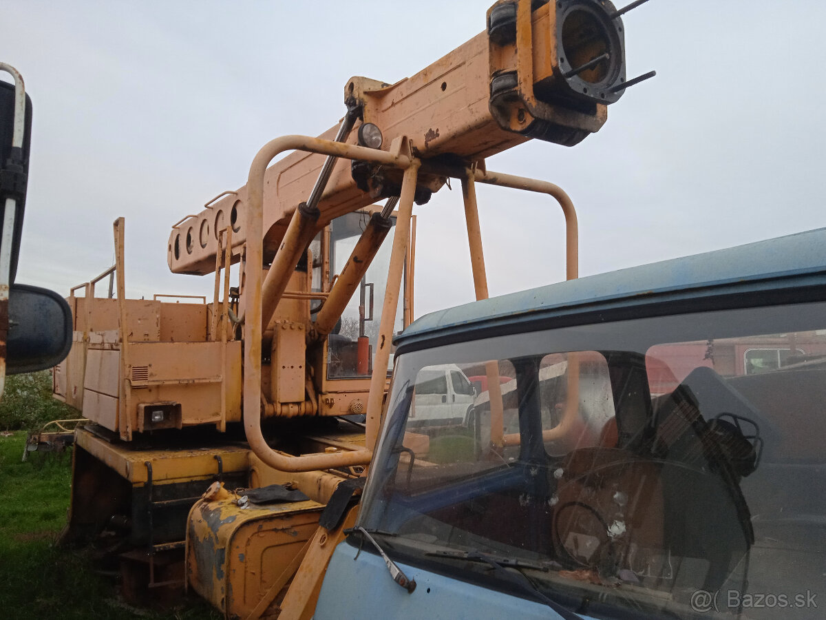 TATRA UDS NA NAHRADNE DIELY - 4