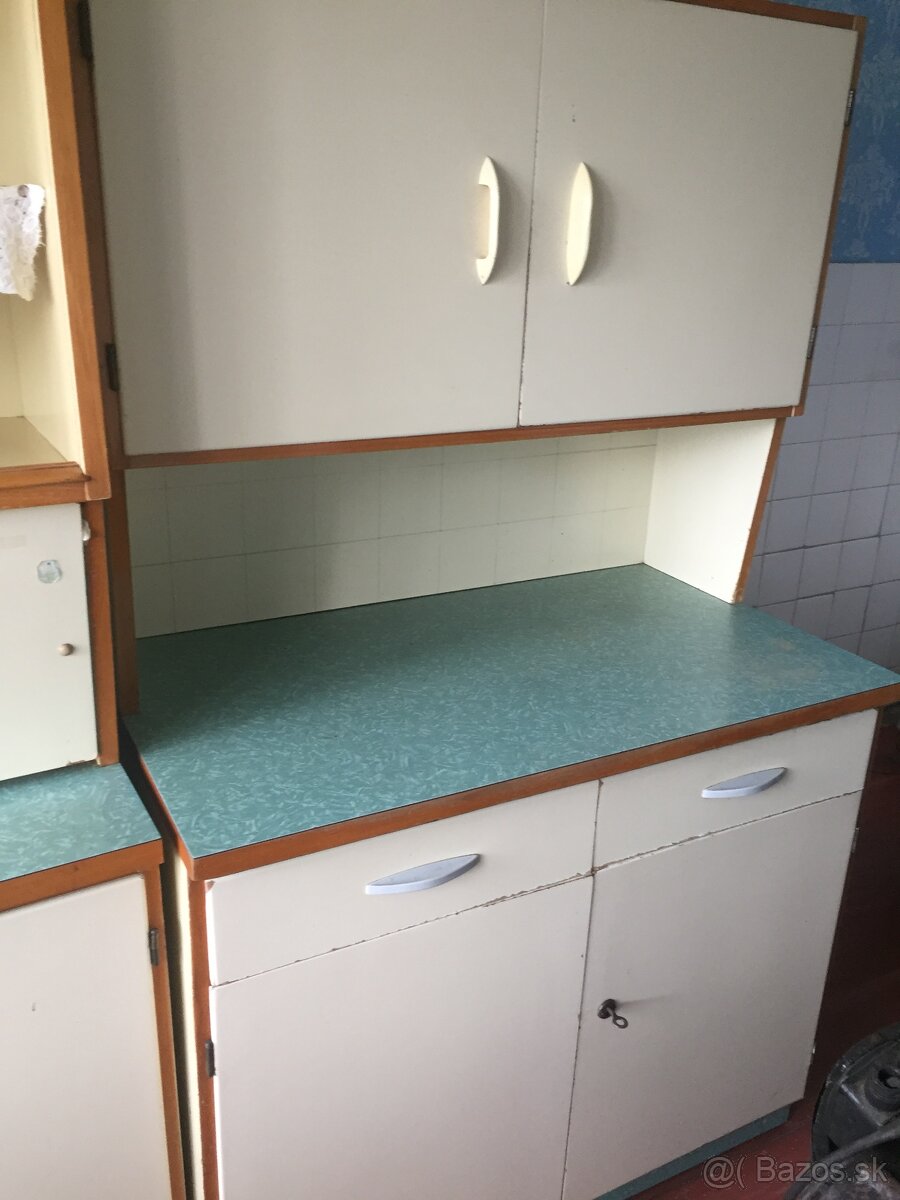 Dvojdielny kredenec. - 4