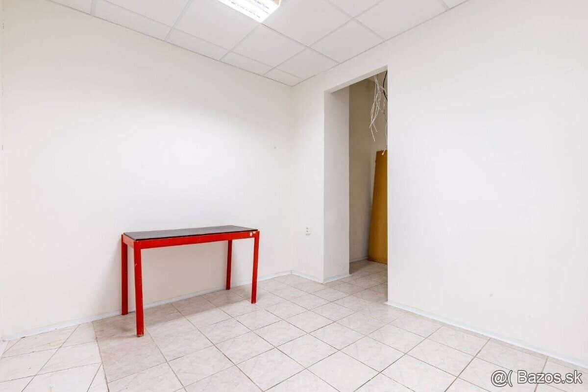 Na prenájom priestory pre obchod a služby, Prešov, Levočská - 4