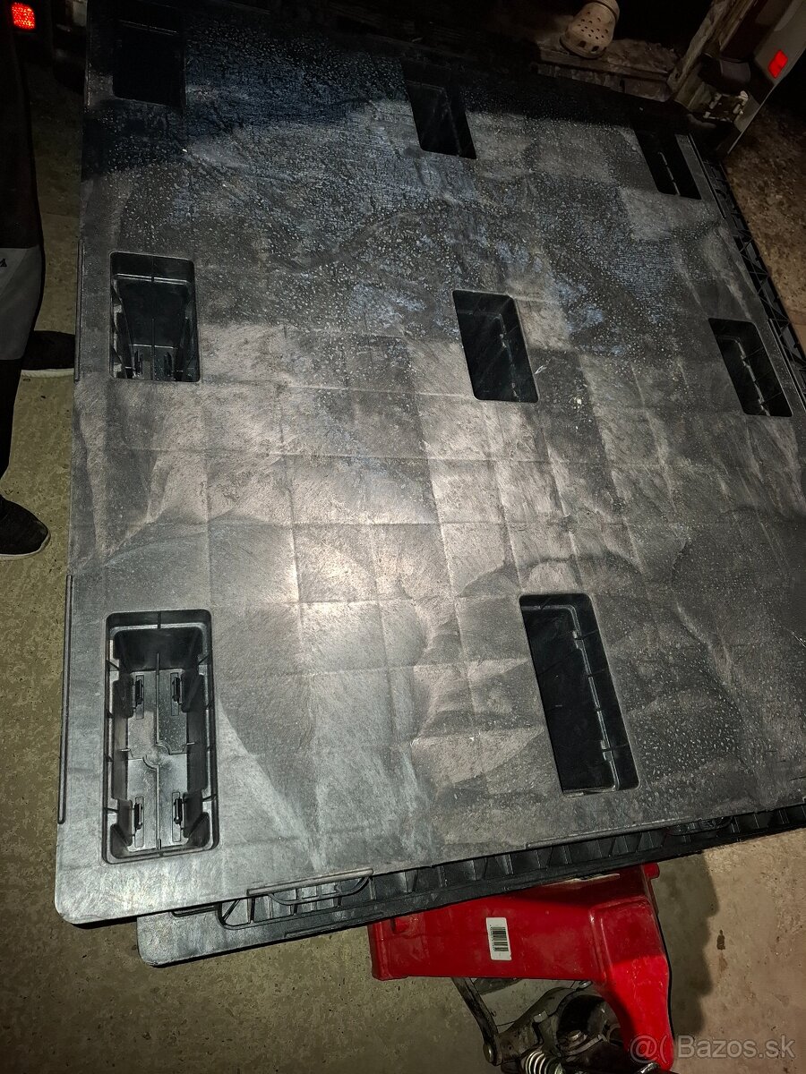 Predám plastové palety viac druhov - 4