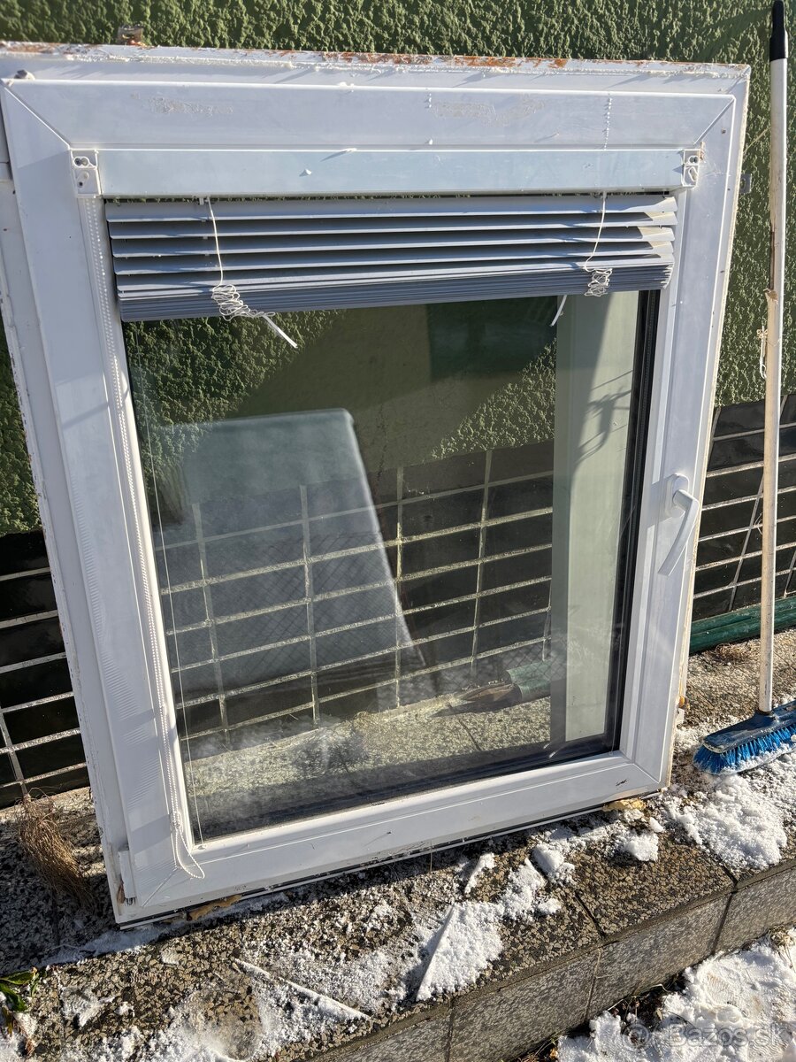 Antracit okno 3 sklo - 4