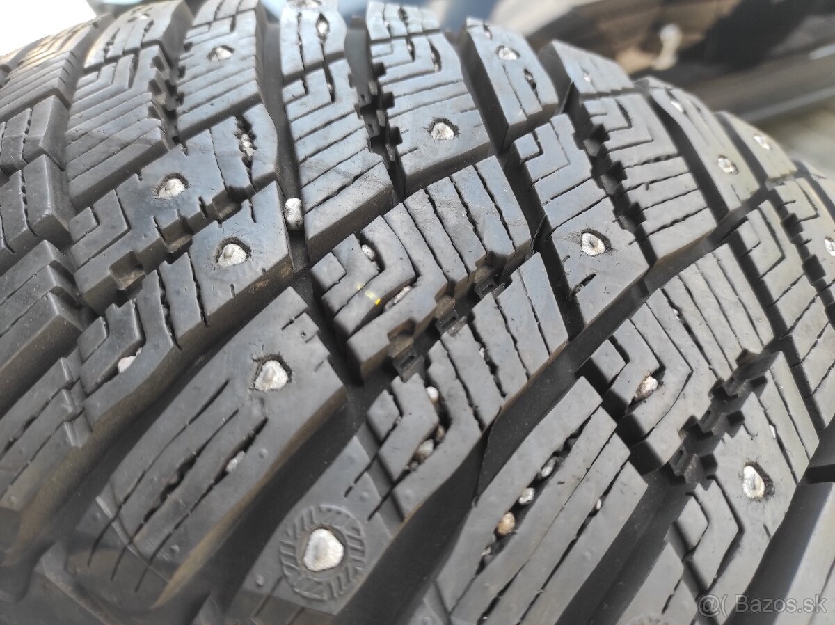 Zimna sada Audi Q2 215/60 R16 - 4