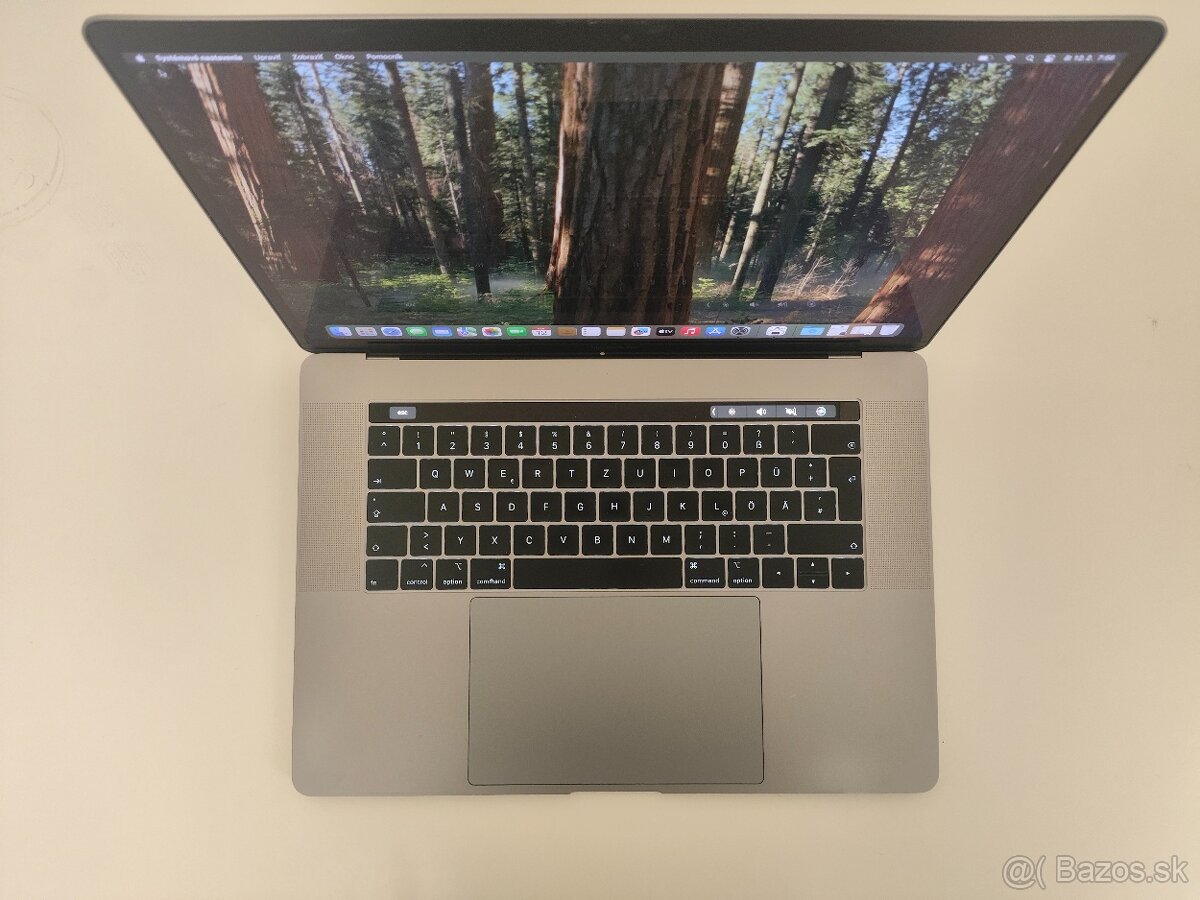 MacBook Pro 15" 2018 | i7 • 16GB • 256GB - 4