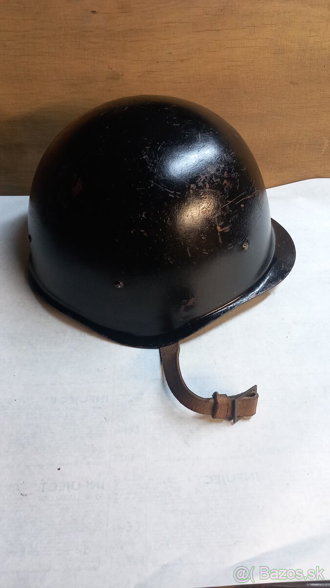 Stará vojenská prilba - 4